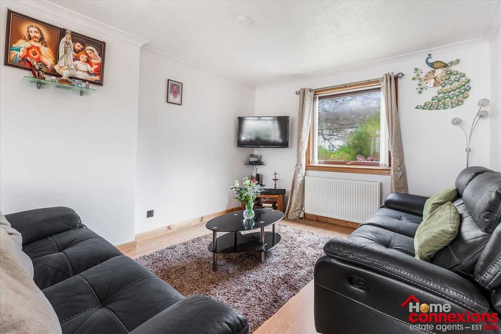 Property photo 2 of 25 Lounge Dining (1)