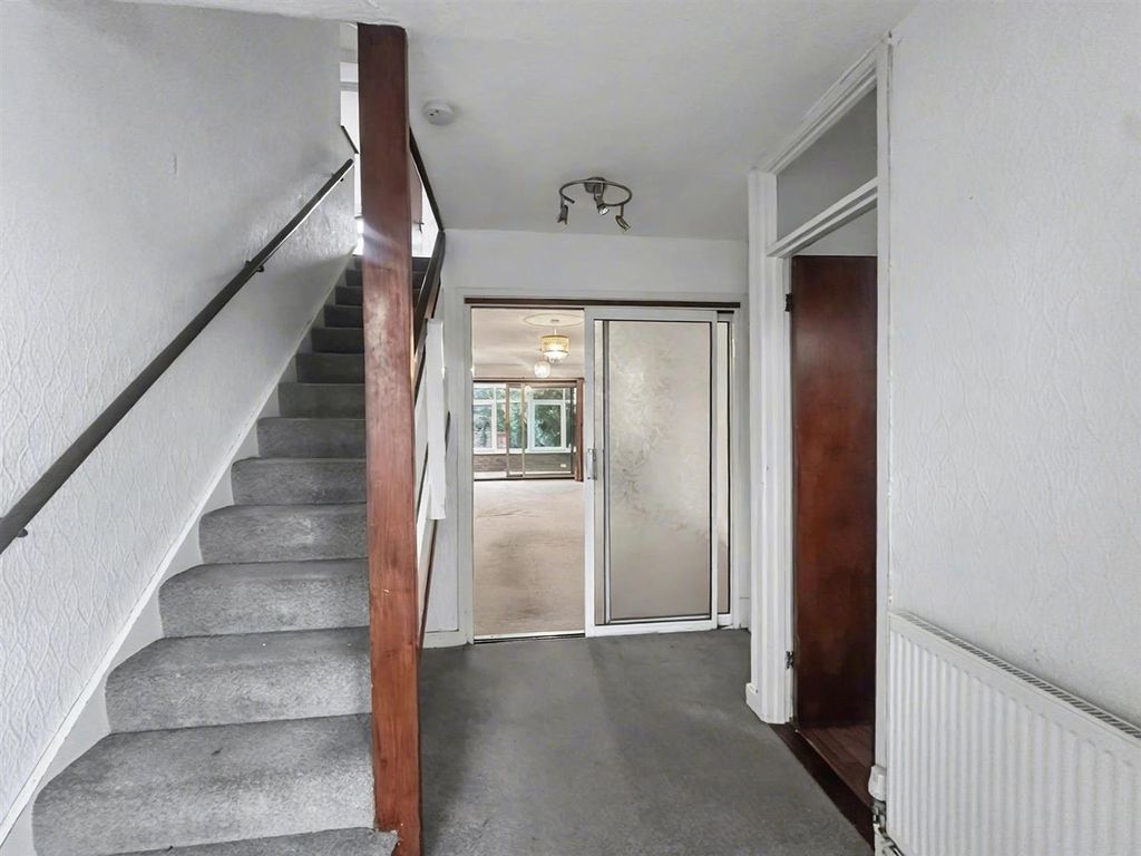 Property photo 2 of 17 Windmill Av (7).Jpeg