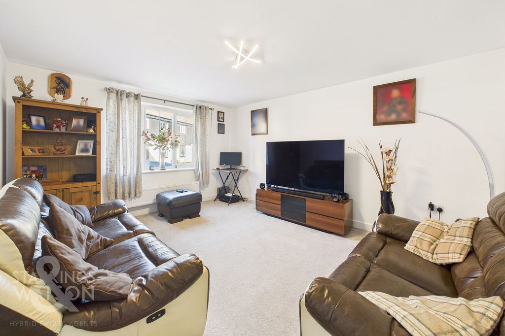 Property photo 1 of 24