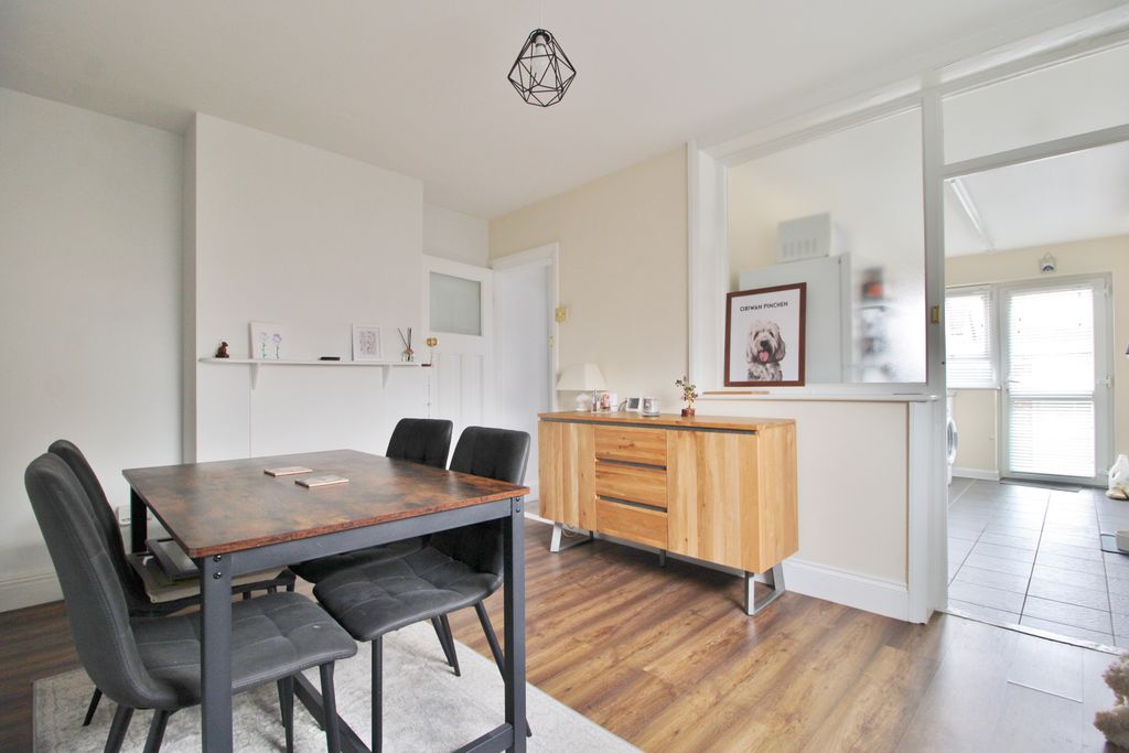 Property photo 3 of 21