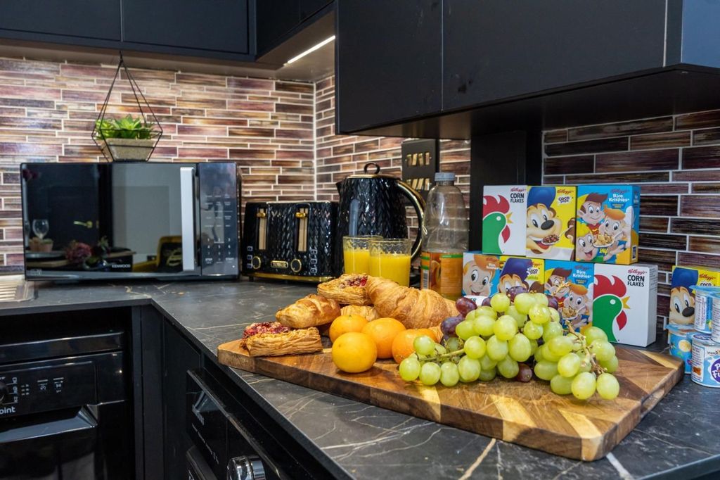 Property photo 3 of 26