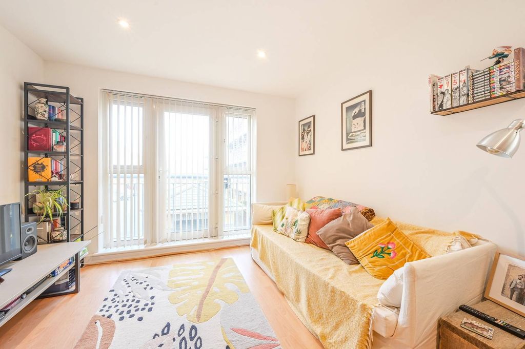 Property photo 2 of 6