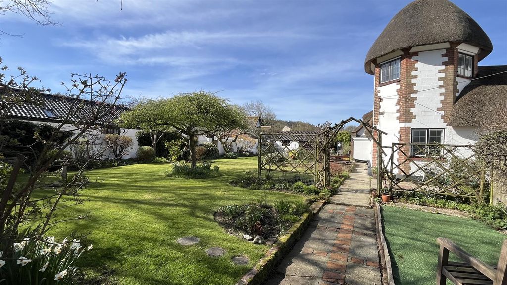 Property photo 3 of 27 1000044834.Jpg