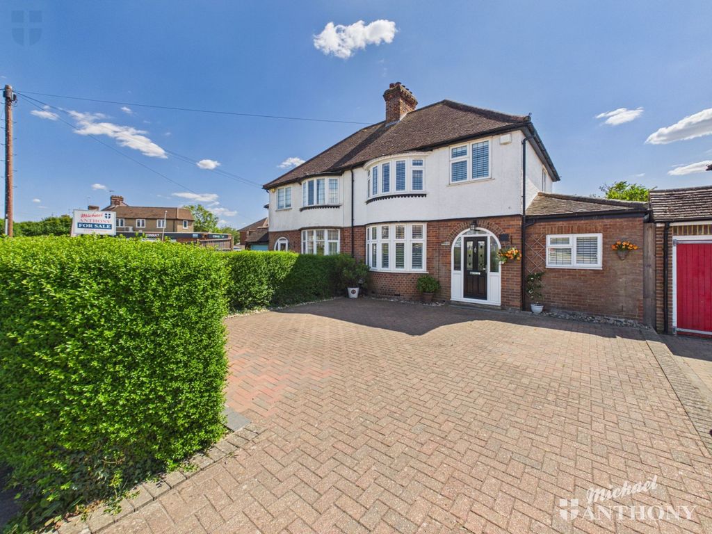 Property photo 1 of 18 Cam03852G0-Pr0734-Still023