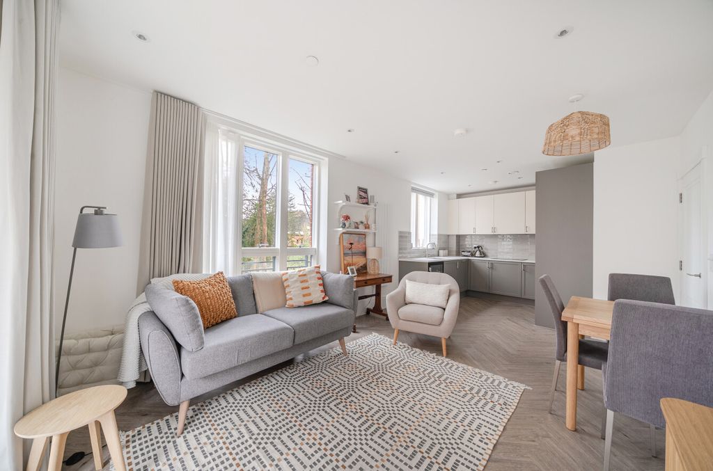 Property photo 2 of 12 1434944-11-69c283...