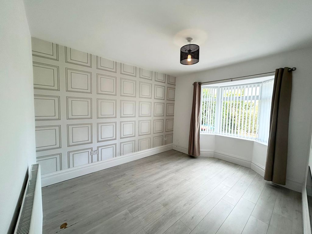 Property photo 2 of 19 Img_2903