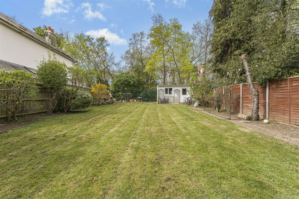 Property photo 3 of 14 Garden