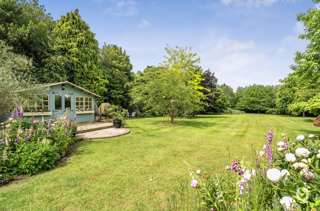 Property photo 2 of 32 57338c2c-4c3F-47F...