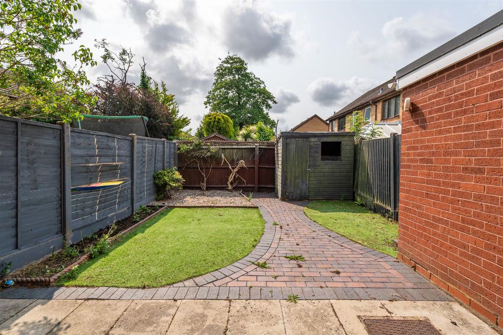 Property photo 3 of 9 7 Rainsbrook Drive_1.Jpg