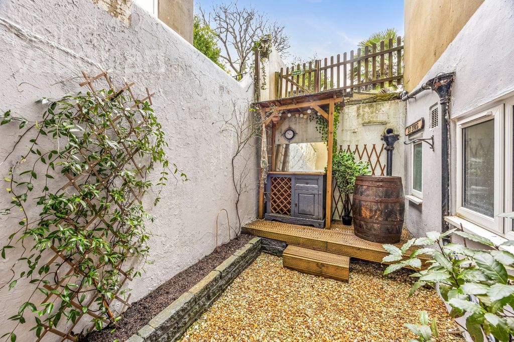 Property photo 3 of 21 Picture No. 16