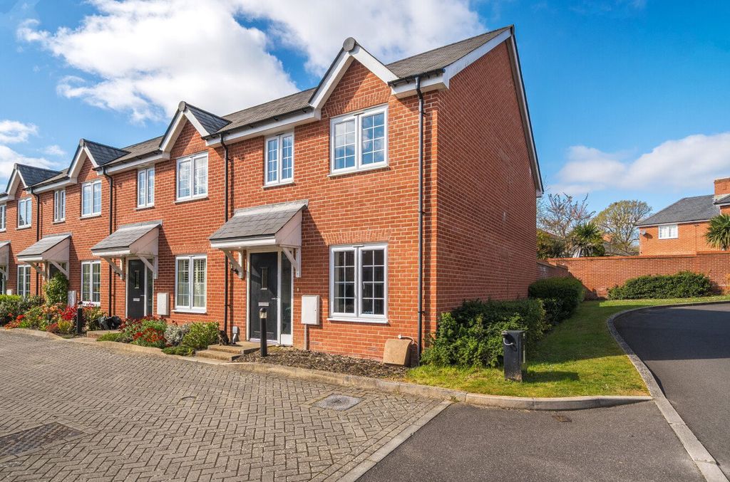 Property photo 1 of 9