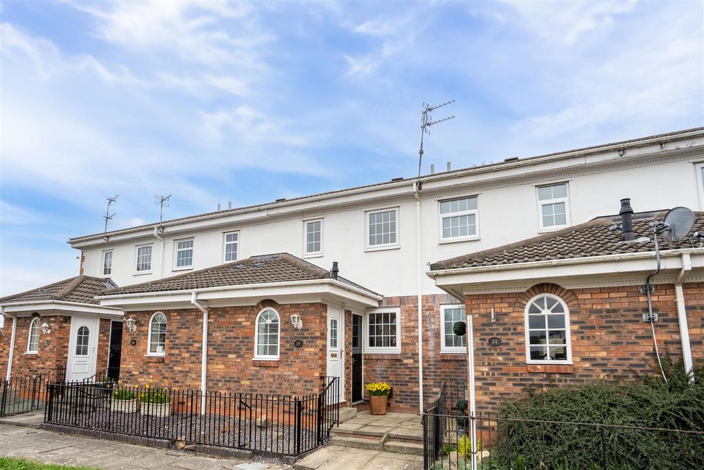 Property photo 1 of 13 External