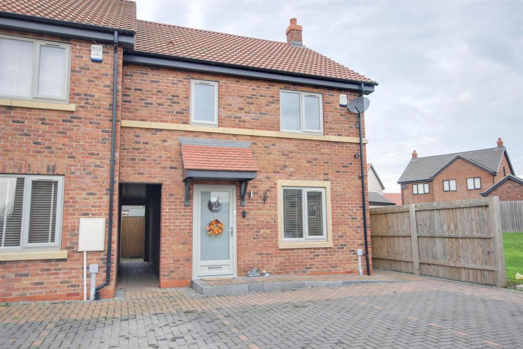 Property photo 1 of 14 Img_9845-Img_9847_Lzn.Jpg