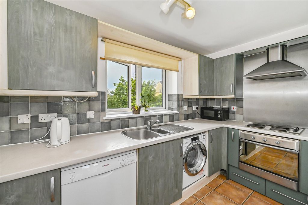 Property photo 3 of 12 Kitchen