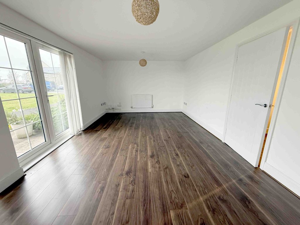 Property photo 3 of 10 Gallery