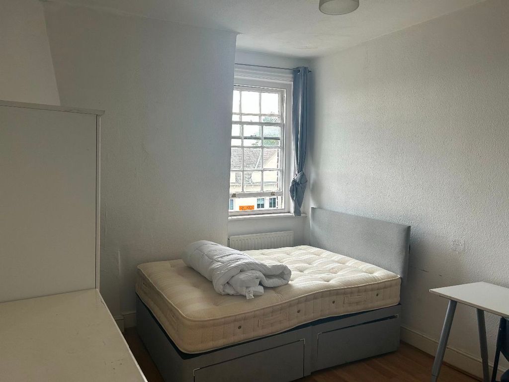 Property photo 1 of 3