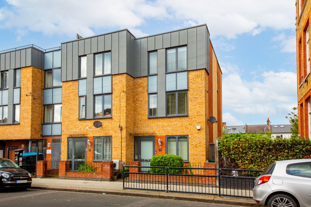 Property photo 1 of 11 Img_5060.Jpg