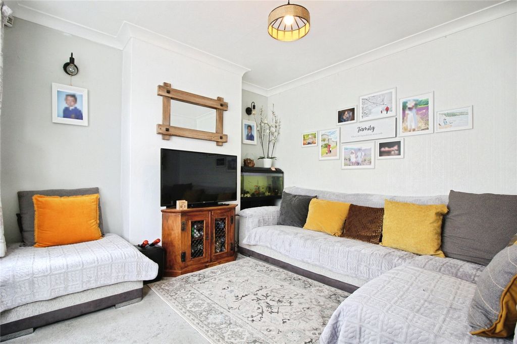 Property photo 2 of 16 Picture No. 13