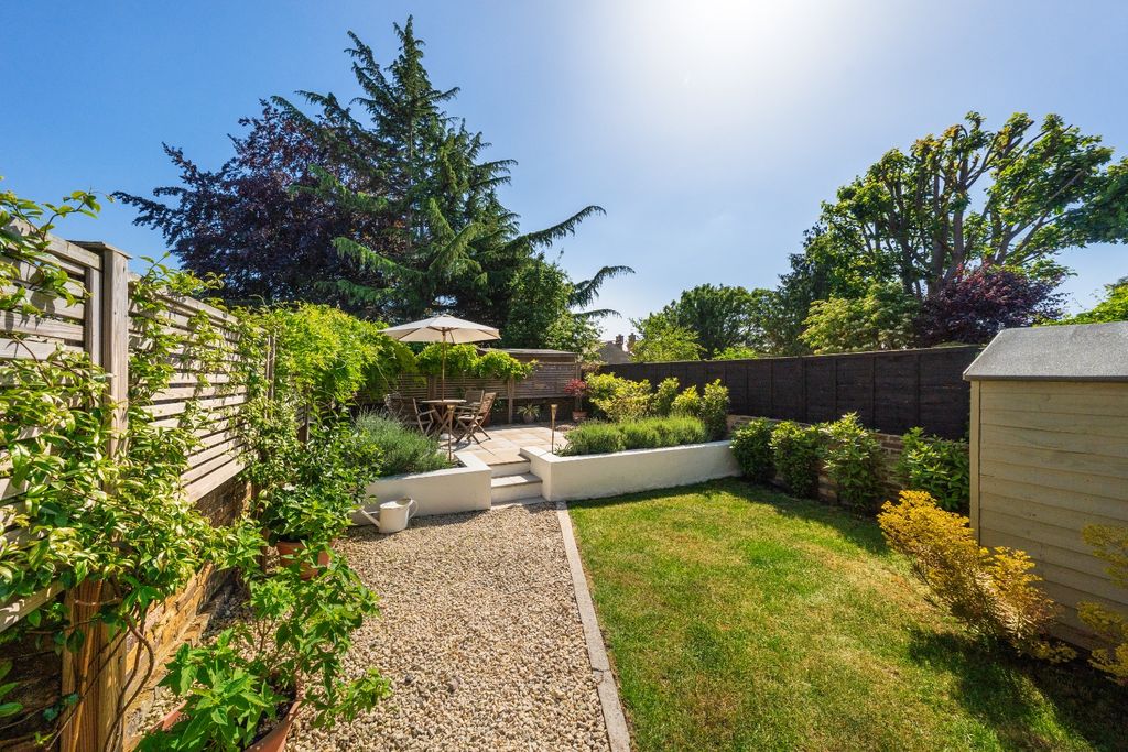 Property photo 2 of 14 5165453