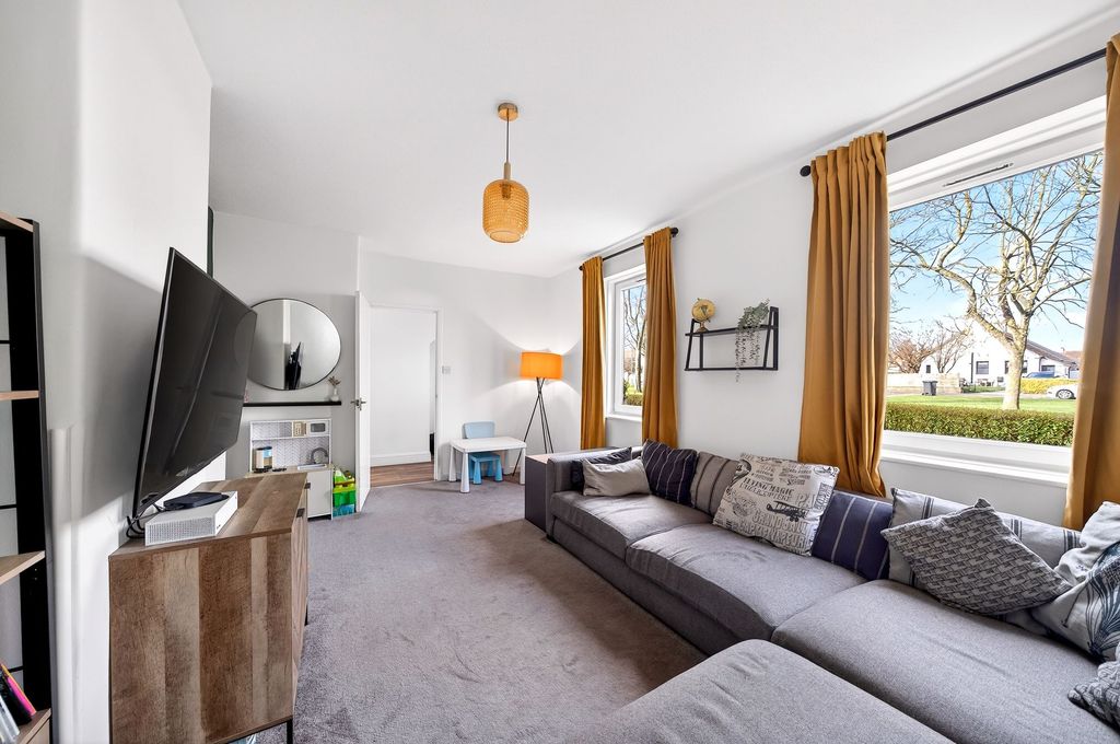 Property photo 2 of 40