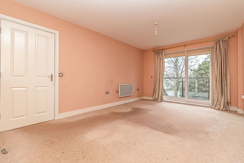 Property photo 3 of 18 .