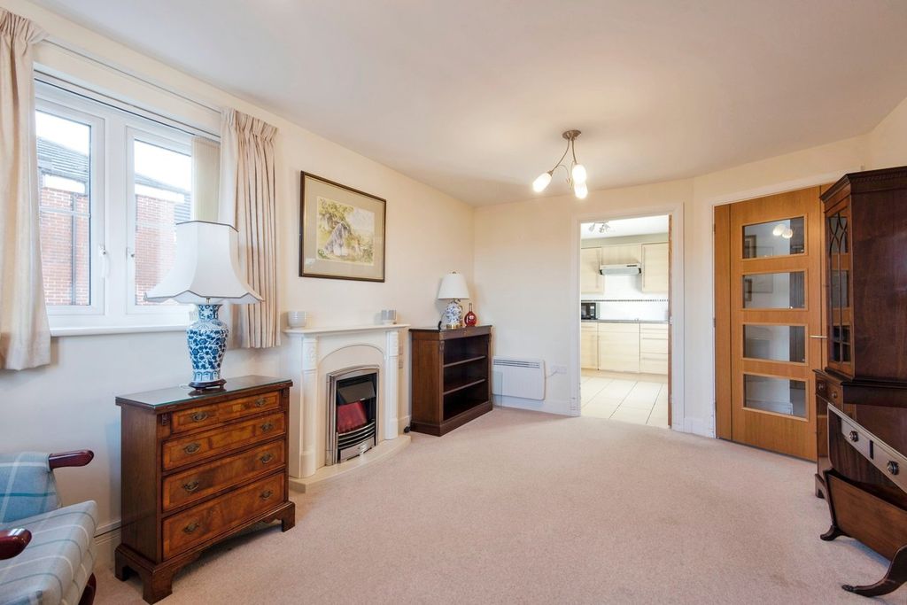 Property photo 3 of 17