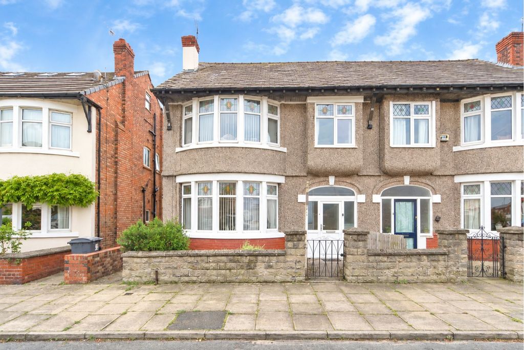 Property photo 1 of 32