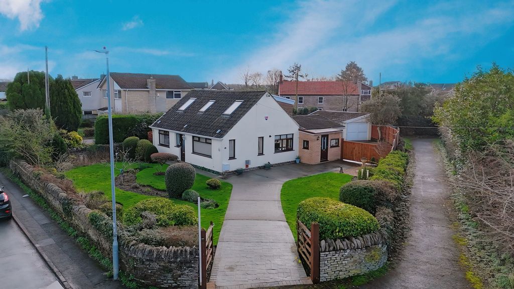 Property photo 2 of 25