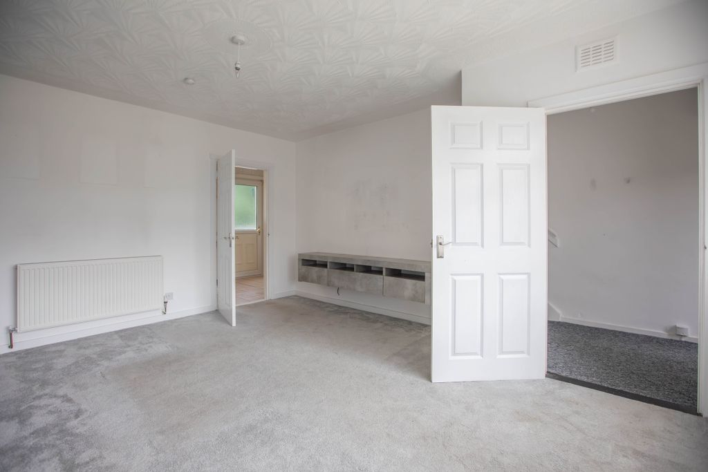 Property photo 3 of 26