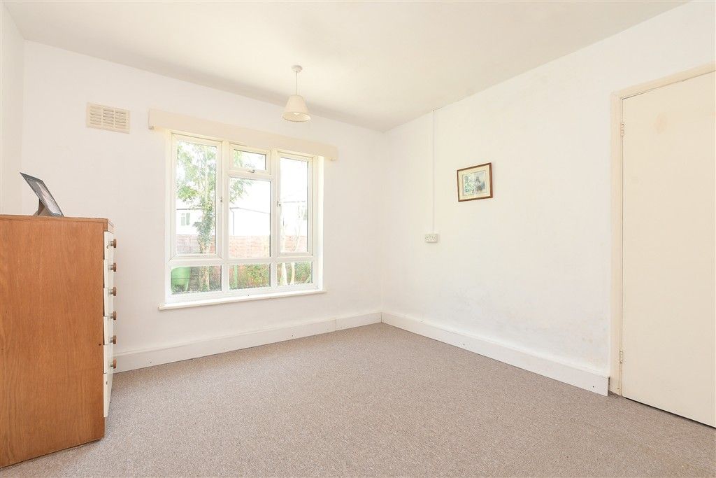 Property photo 3 of 11 Bedroom 1