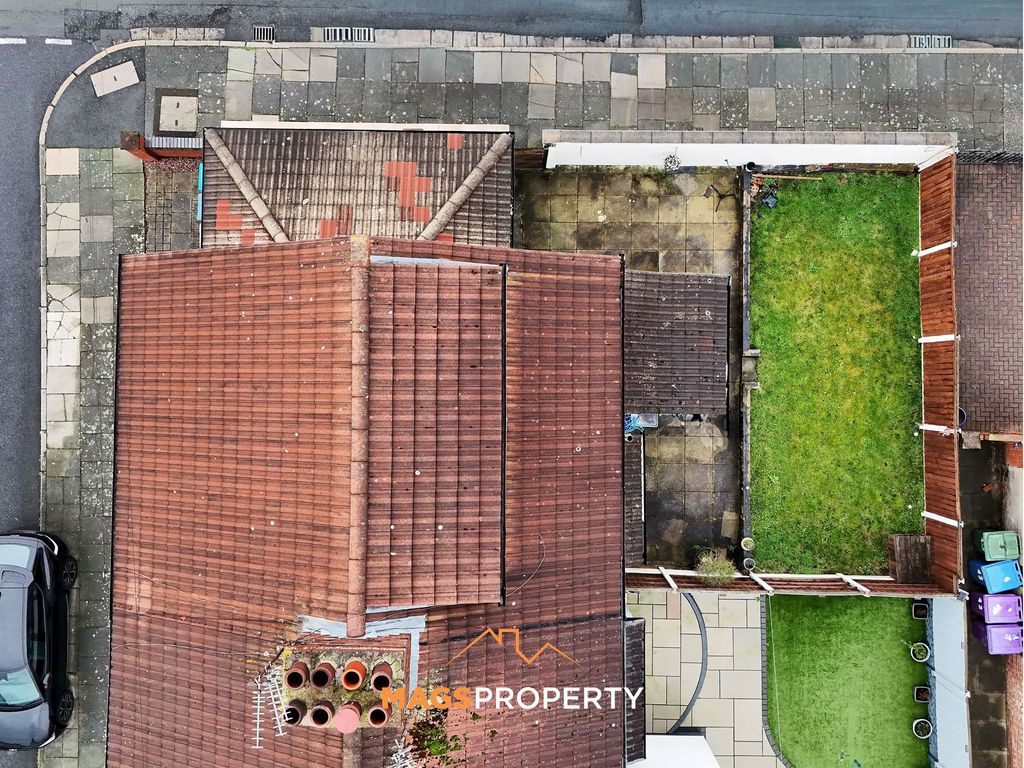 Property photo 3 of 25