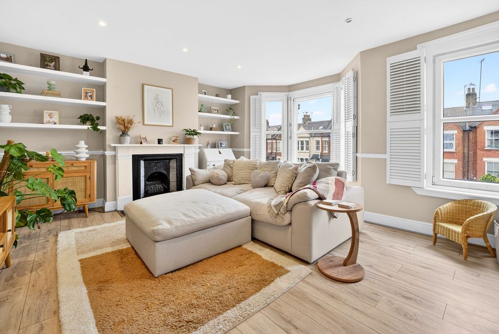 Property photo 1 of 24