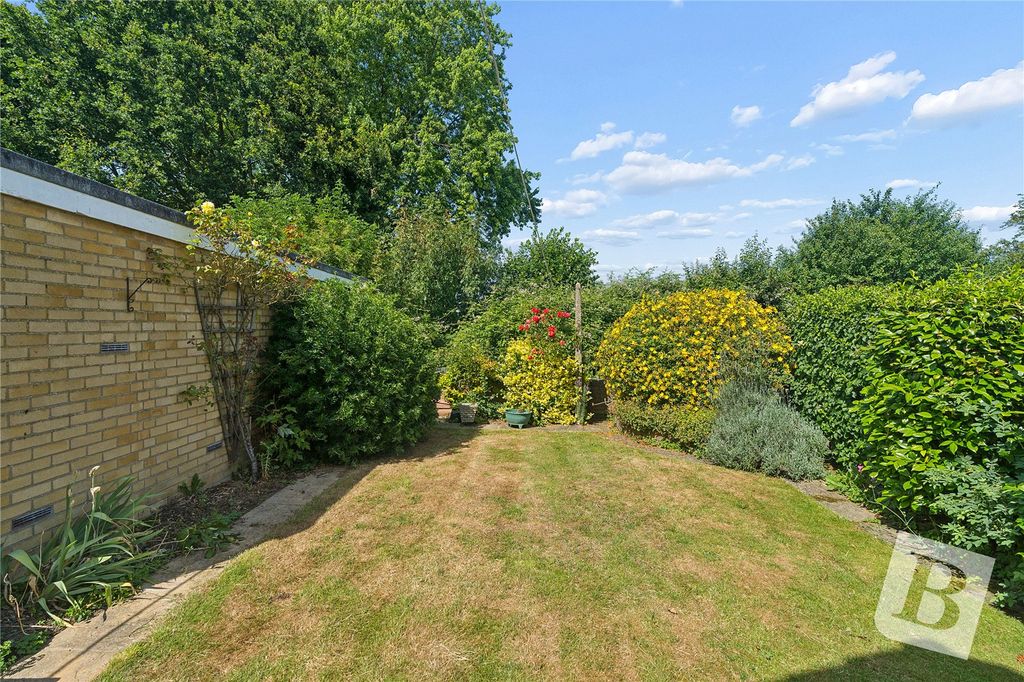 Property photo 2 of 11 Garden