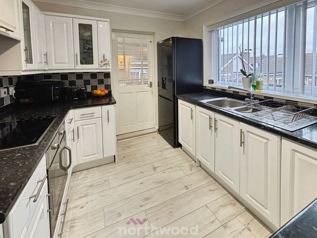 Property photo 3 of 21