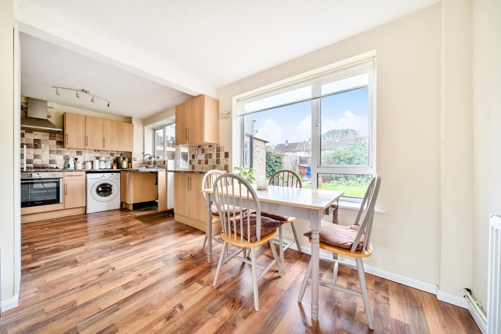 Property photo 3 of 19 Kitchen