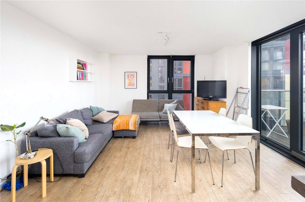 Property photo 3 of 18 Living Area