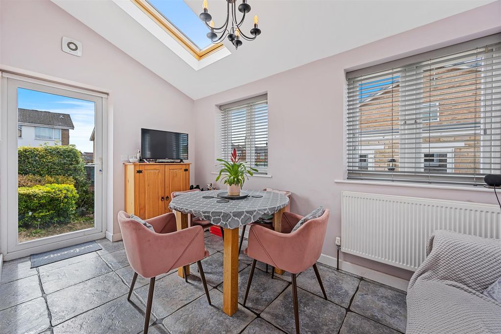 Property photo 3 of 27 Dining Room