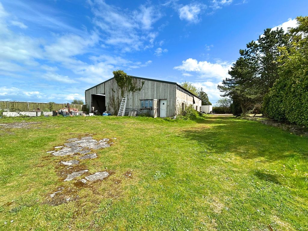Property photo 1 of 5