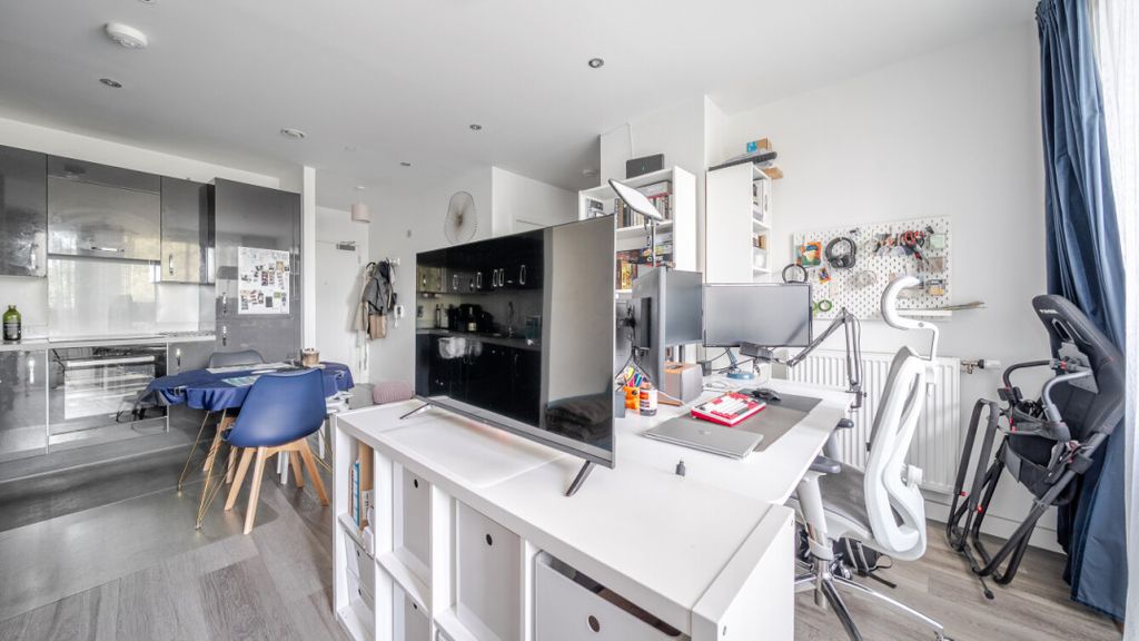 Property photo 3 of 18