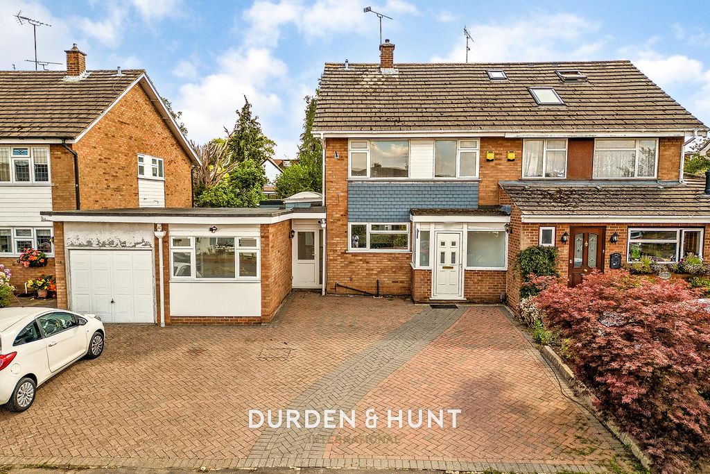 Property photo 1 of 31 Longfields1.Jpg