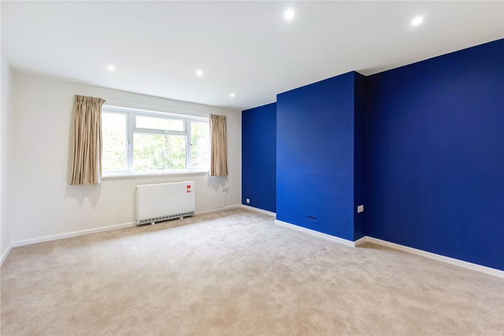 Property photo 3 of 13 Sitting Room