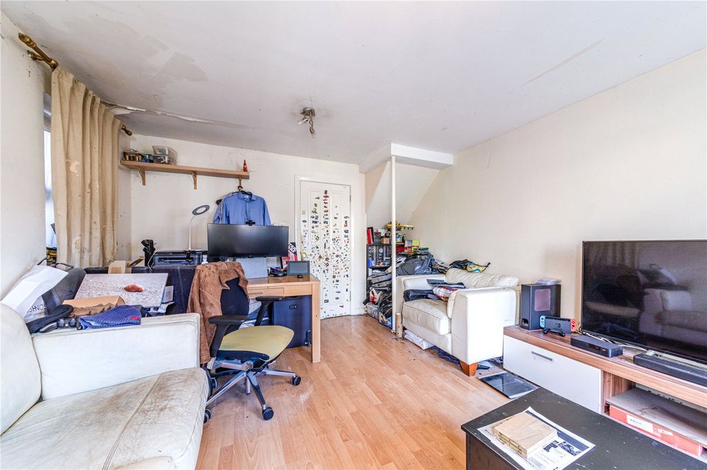 Property photo 3 of 15 Sitting Room