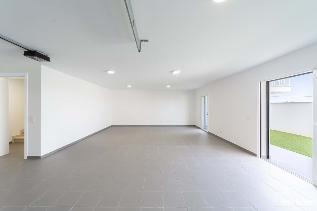 Property photo 3 of 30