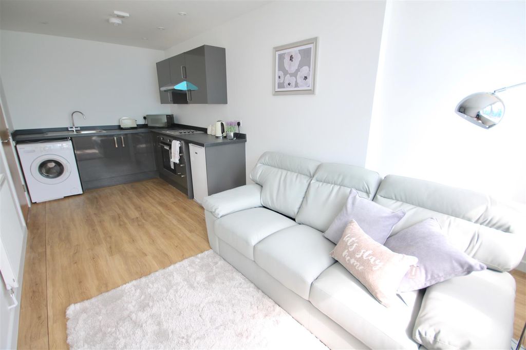 Property photo 3 of 13 Img_2443.Jpg