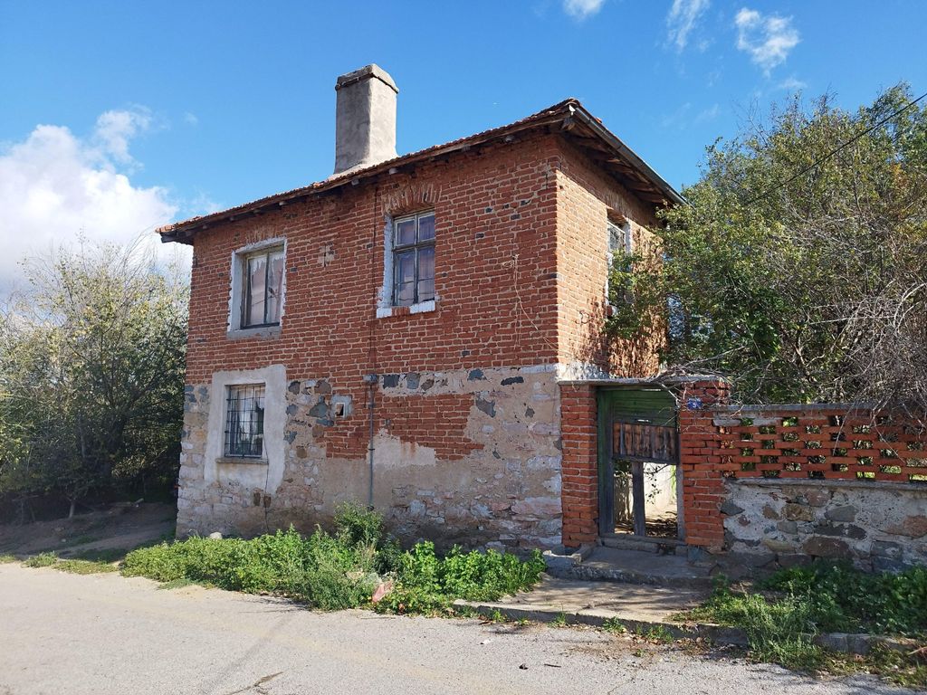 Property photo 1 of 5