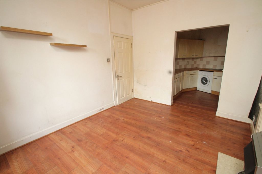 Property photo 3 of 10 Living Room
