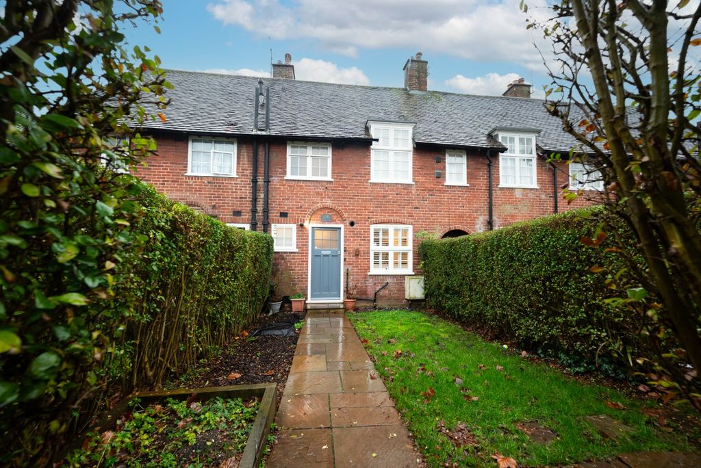 Property photo 1 of 12 2950431