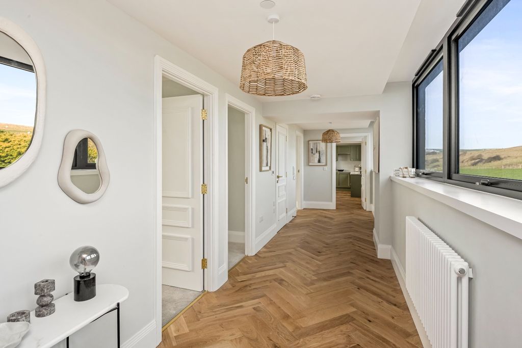 Property photo 2 of 30 4796833
