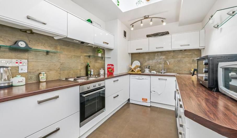 Property photo 3 of 5 65 Marys Court 3 13.01.Png