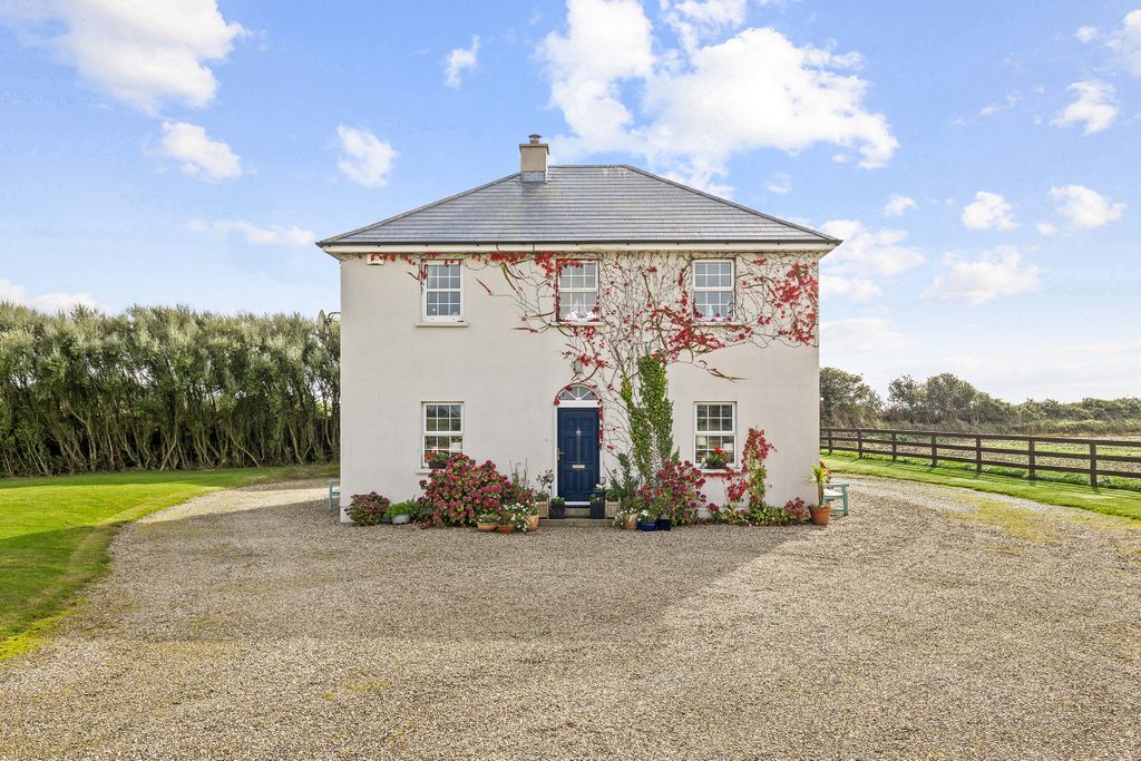 Property photo 1 of 43